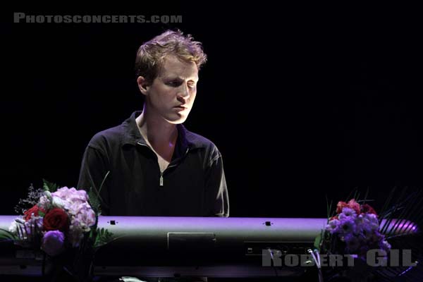 GIRLS - 2012-05-30 - PARIS - Cite de la Musique - 